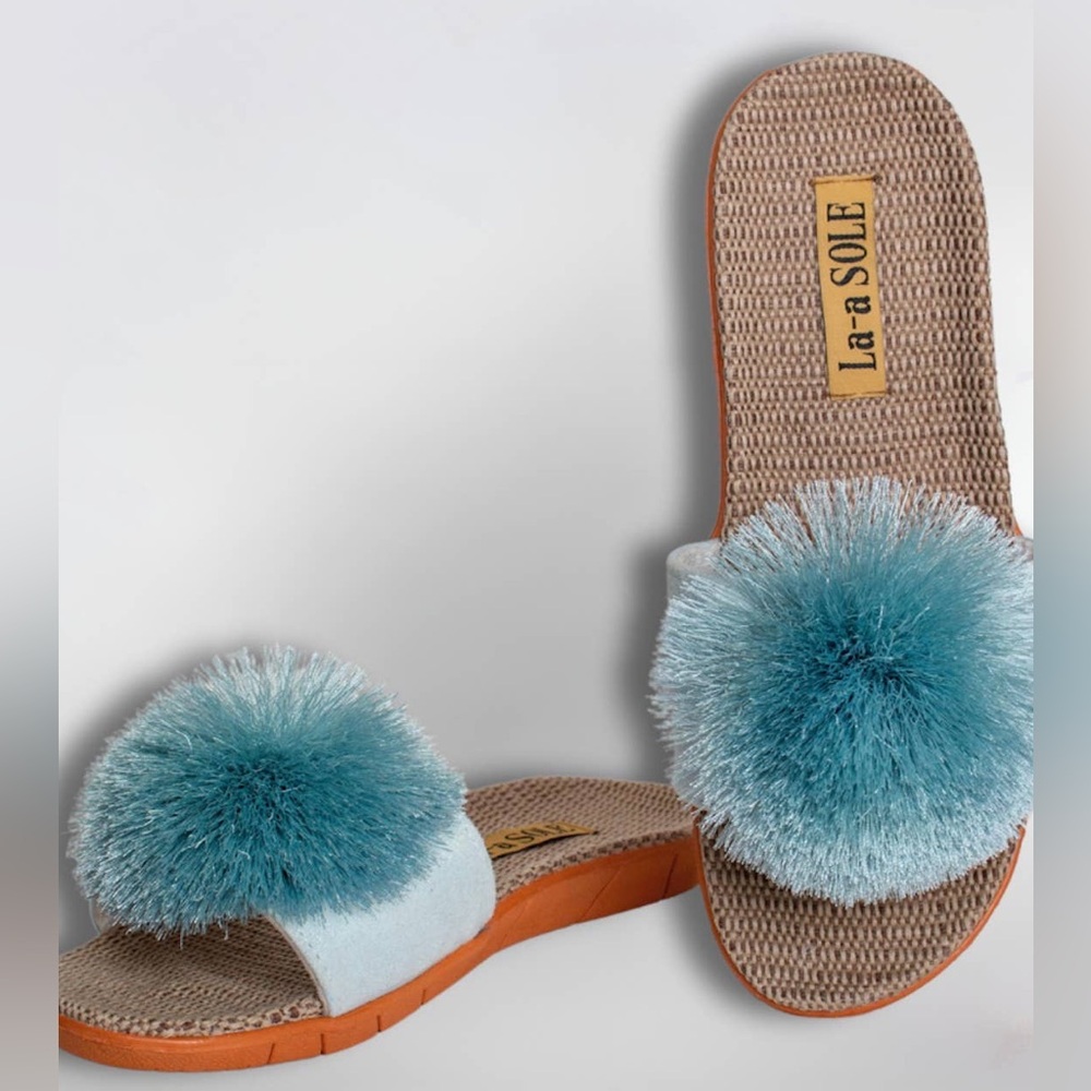 2 Left! LA-a SOLE Seafoam Blue Fringe Playful Unique Pom Pom Sandals 8 9